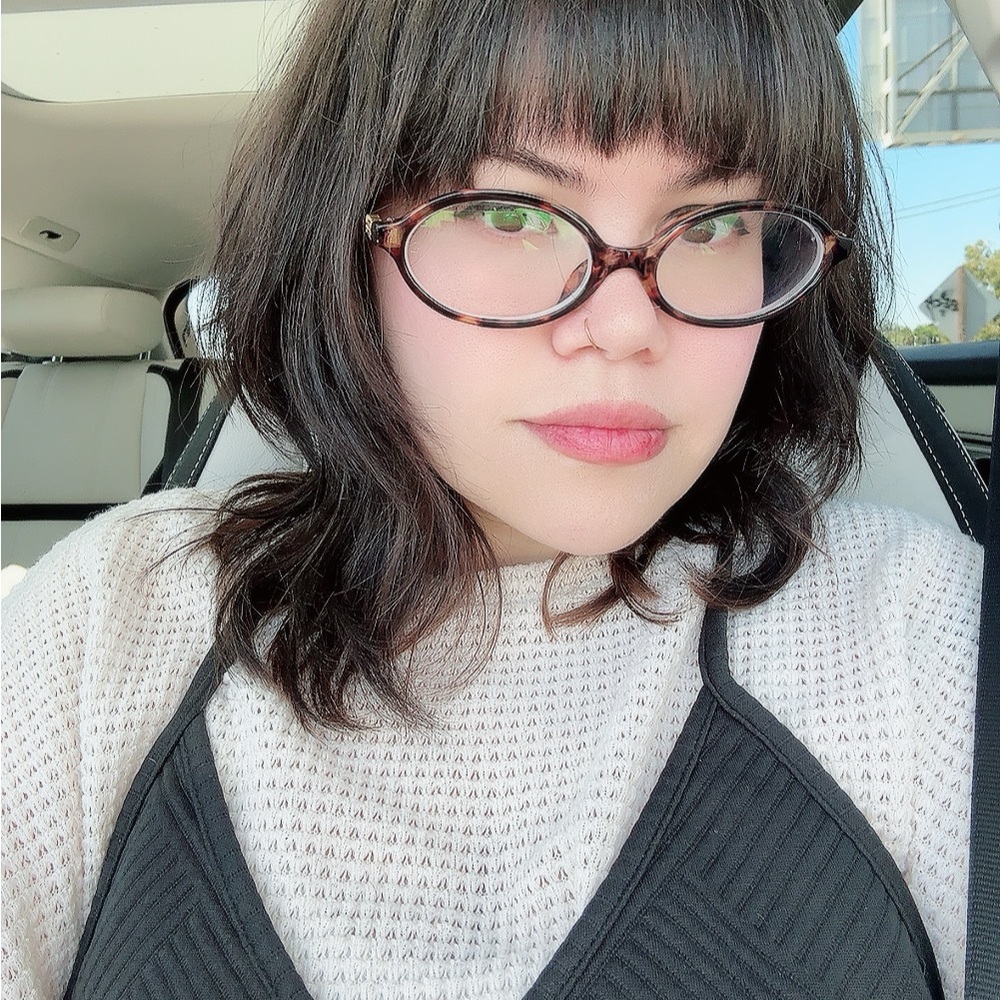 Meet your Posher, Ellis